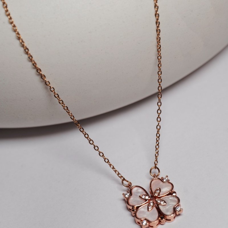 Magnetic Openable Heart Necklace - Image 2