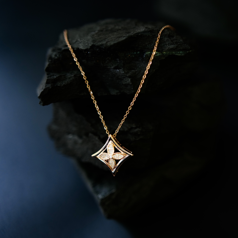 Sparkling Diamond Shaped Necklace